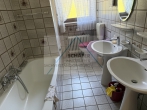 Ruhig gelegenes Einfamilienhaus mit viel Platz und Ausbaureserve - Bad