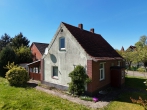 Neubeginn am Ortsrand: Raum für Neues nach Rückbau oder Sanierung? Wohnhaus mit Nebengebäuden am Ortsrand - Kirchturm in Sicht