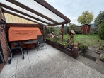 Gepflegtes Reihenendhaus mit überdachter Terrasse und Garten in Delmenhorst - überdachte Terrasse