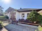 Altersgerechter Bungalow mit pflegeleichtem Garten und Garage! - Hausansicht