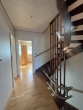 Charmantes Reihenmittelhaus mit Garage und gepflegtem Garten - Flur OG