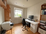 Charmantes Reihenmittelhaus mit Garage und gepflegtem Garten - Arbeitszimmer