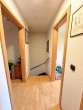 Charmantes Reihenmittelhaus mit Garage und gepflegtem Garten - Flur OG