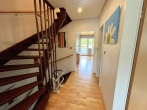 Charmantes Reihenmittelhaus mit Garage und gepflegtem Garten - Flur