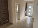 Modern und barrierefrei: Komfortabler Bungalow in zentraler Lage - Eingangsbereich