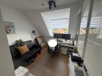 Gemütliche 3-Zimmer Wohnung im Dachgeschoss - Büro