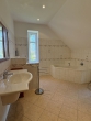 Großzügige, modernisierte Wohnung im alten Bauernhaus - Badezimmer mit Wanne...