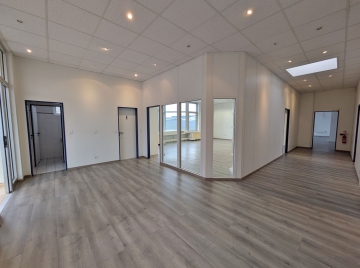 Helle Büroetage mit Produktionsmöglichkeit im GE Brinkum-Mitte direkt an der A1!, 28816 Stuhr, Bürofläche