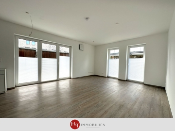 Moderne KfW-55 EG-Wohnung mit Terrasse & Carport, 27749 Delmenhorst, Erdgeschosswohnung