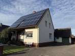 +++Charmantes Zweifamilienhaus mit Photovoltaikanlage+++ - Außenansicht Hofseite