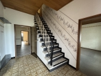 Wohnen im Grünen - Großzügiges Zuhause mit viel Platz für die Familie, Garten und Ideen! - Geschmackvolle Treppe