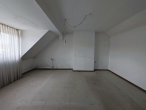 Reihenhaus in Hastedt – gute Substanz mit Potenzial - Schlafzimmer im DG