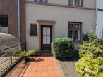 Reihenhaus in Hastedt – gute Substanz mit Potenzial - Vorgarten