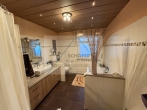 Großzügiges Wohnhaus in idyllischer Lage mit zwei Wohneinheiten - Bad