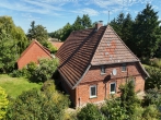Rückzugsort im Grünen: Stilvolles Bauernhaus wartet auf Ihre kreativen Ideen! - Landschaftlich ansprechende Lage