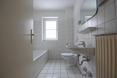 Großzügig und hell! Erdgeschosswohnung in beliebter Lage von Kirchweyhe! - Badezimmer_1