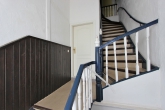 Bremen-Neustadt – Stilvolle Maisonette mit Balkon und Innenhof-Idylle! - Treppenhaus