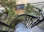 Bremen-Neustadt – Stilvolle Maisonette mit Balkon und Innenhof-Idylle! - Wendeltreppe in den Innenhof