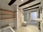 Bremen-Neustadt – Stilvolle Maisonette mit Balkon und Innenhof-Idylle! - Vollbad