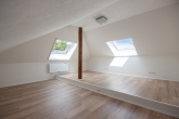 Hochwertig modernisiert und energieeffizient: Einfamilienhaus in ruhiger Wohnlage von Syke-Barrien - DG Zimmer_1