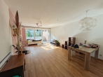 Charmante 2-Zimmer-Dachgeschosswohnung mit Balkon - Wohnzimmer