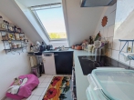 Charmante 2-Zimmer-Dachgeschosswohnung mit Balkon - Küche