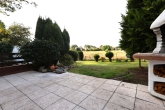 Idyllisches EFH mit Garten, Garage und Gartengrillkamin - Terrassen Ansicht