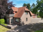 Wohnhaus am Ortsrand mit Platz, Natur und Möglichkeiten - perfekt für handwerklich geschickte Familien - Titelbild
