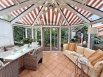 Gepflegtes Einfamilienhaus mit Kamin und Wintergarten - und Zugang zum Wintergarten