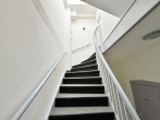 Stilvolles Zuhause mit Blick über die Dächer von Schwachhausen! - Treppe zum 2. OG