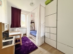 Toplage! Modernisierte Dreizimmerwohnung mit ausgebautem Bodenzimmer! - Kinderzimmer