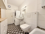 Toplage! Modernisierte Dreizimmerwohnung mit ausgebautem Bodenzimmer! - innen liegendes Wannenbad