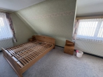Gepflegtes Siedlungshaus mit Bauplatz in dörflicher Lage - Schlafzimmer