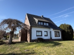 Gepflegtes Siedlungshaus mit Bauplatz in dörflicher Lage - Gepflegtes Siedlungshaus