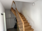 Großzügiges Grundstück mit zwei Einfamilienhäusern in zentraler Lage - Treppe