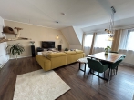 Großzügig und ruhig – OG-Wohnung auf Huchtinger Resthof - Wohnzimmer