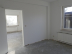 Freistehendes Zweifamilienhaus mit Rotklinker auf großem Grundstück für eine oder zwei Familien - Büro 2 / Kind 2