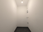 Moderne Architektur in der Neustadt – 3-Zimmer-ETW, Balkon und barrierefrei - Hauswirtschaftsraum
