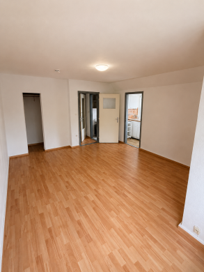 Charmante 1-Zimmer Wohnung in zentraler Lage in Kirchhuchting, 28259 Bremen, Etagenwohnung
