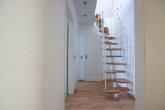 Gemütliche, geräumige Maisonette mit Wintergarten und Carport - Flur:Treppe