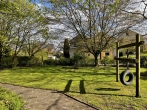 Gepflegte Wohnanlage – mit Weitblick und Tiefgarage! - Spielplatz vor dem Haus