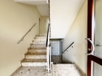Gepflegte Wohnanlage – mit Weitblick und Tiefgarage! - Treppe hoch und herzlich willkommen!