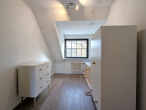 Dachgeschoss-Charme: 3-Zimmer mit Balkon - weiteres Schlafzimmer