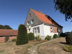 Einfamilienhaus mit Stallgebäude in ländlicher Lage - Außenansicht