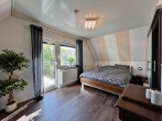 Randlage Bremer Neustadt – modernisiertes Haus mit Sonnenterrassen! - Schlafzimmer DG
