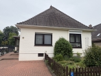 Bungalow mit besonderem Charme und idyllischem Garten in zentrumsnaher Lage - Eingangsbereich