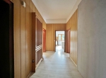 Zweifamilienhaus mit großem Naturgrundstück - Flur Wohnung EG